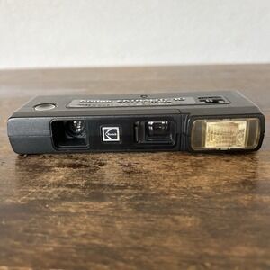 Vintage Kodak Ektramax 110 Camera Untested